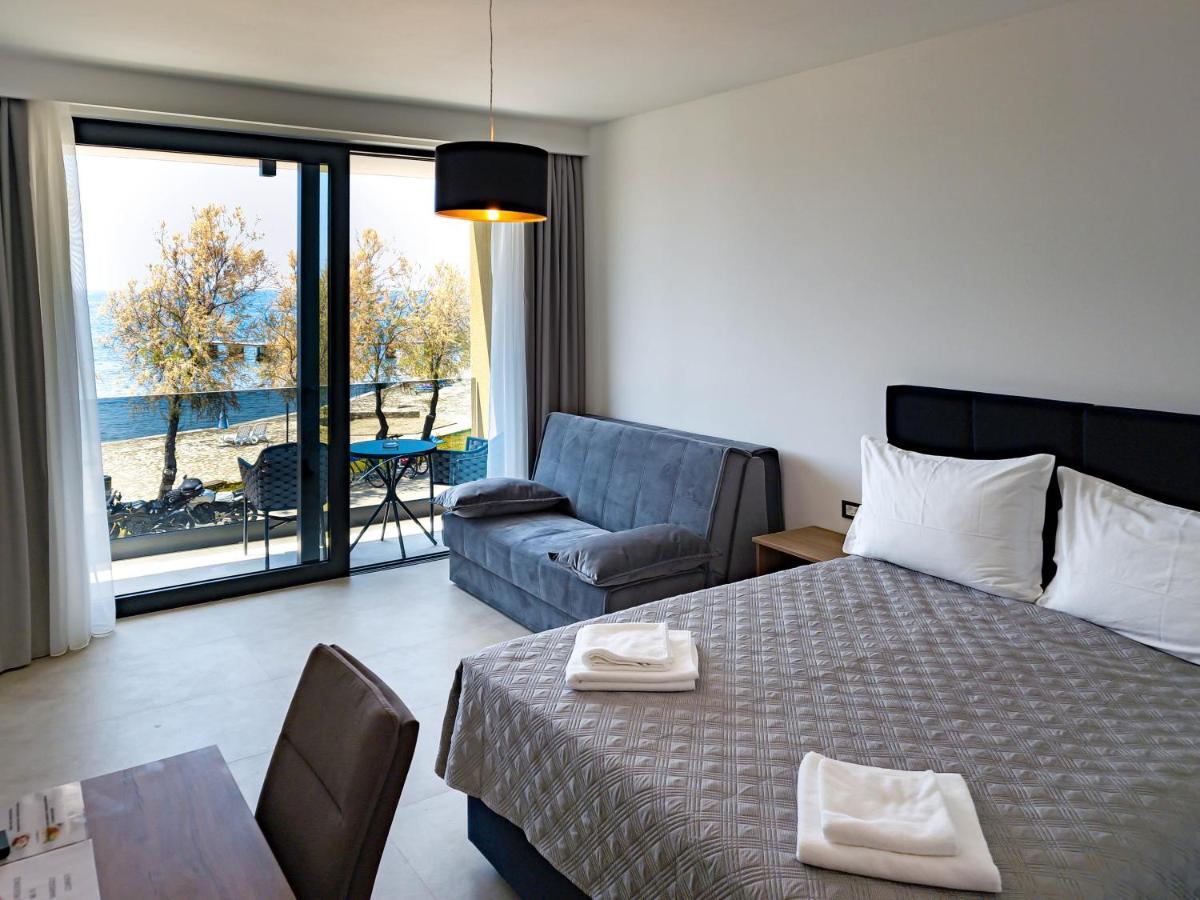 Maresole Beachfront Residence Poreč Exterior foto
